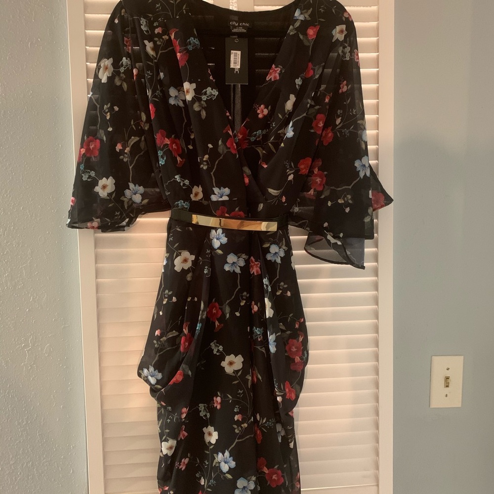 NEW WITH TAGS! City Chic floral dress with belt
